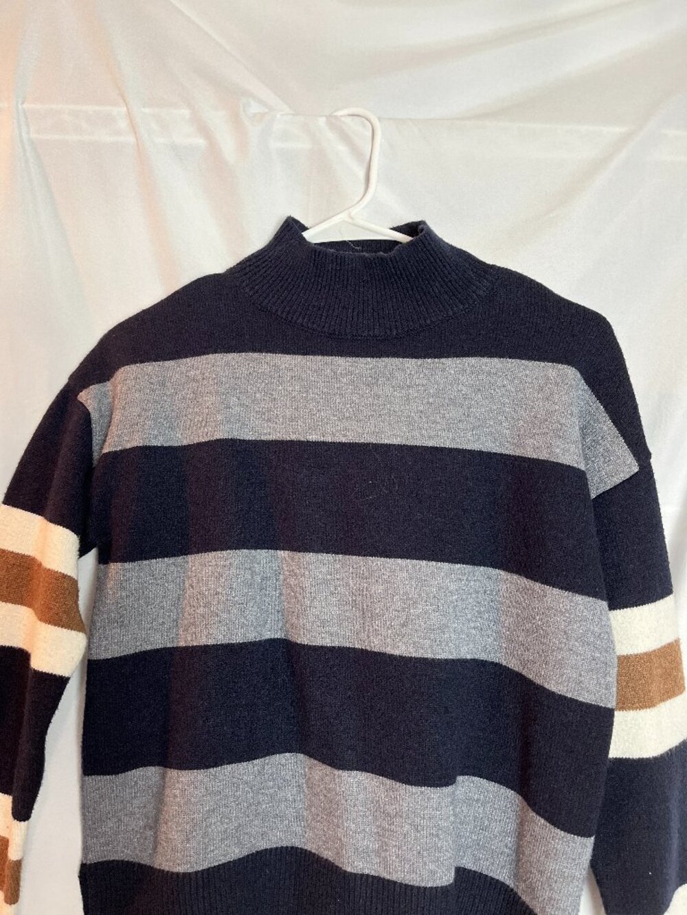 Women's Evereve Mock neck, stripe Sweater Size XS